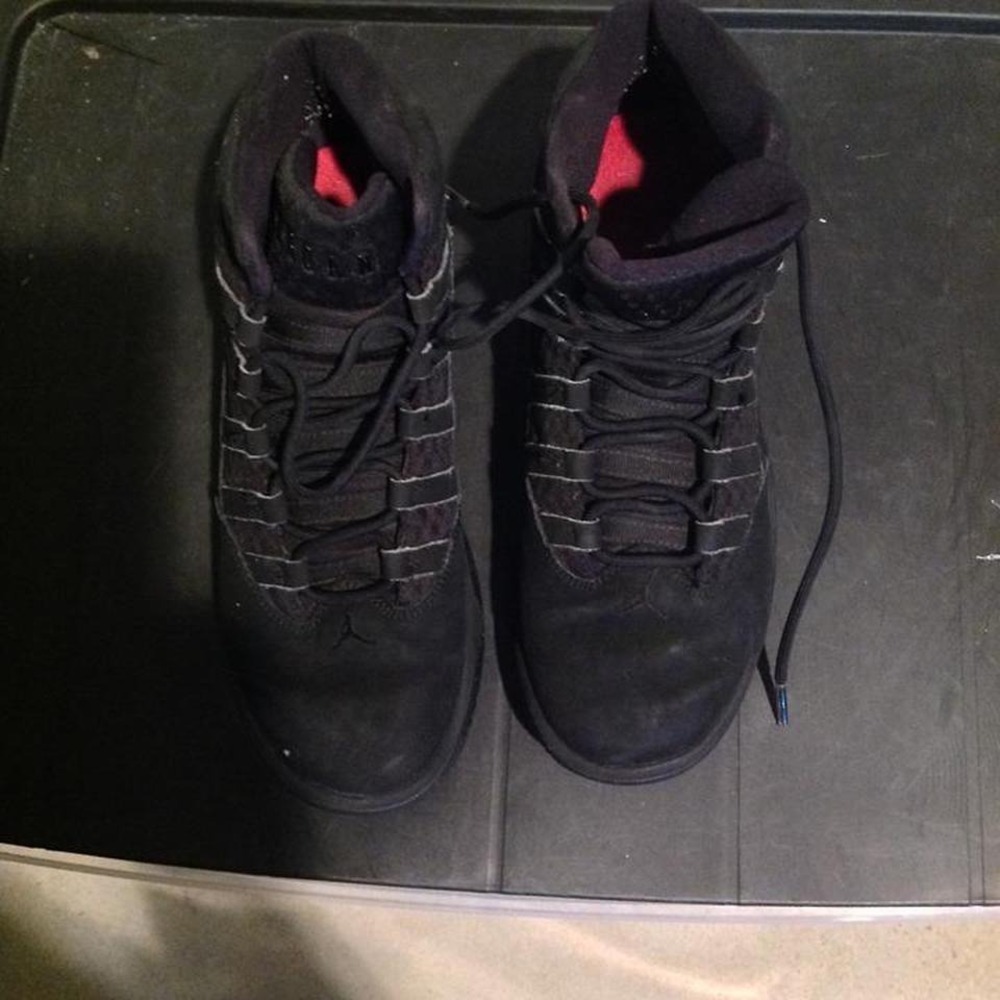 Air Jordan Black High-Top Sneakers — Size‎ 7